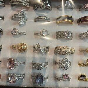 Rings let me know which one they are Cz
